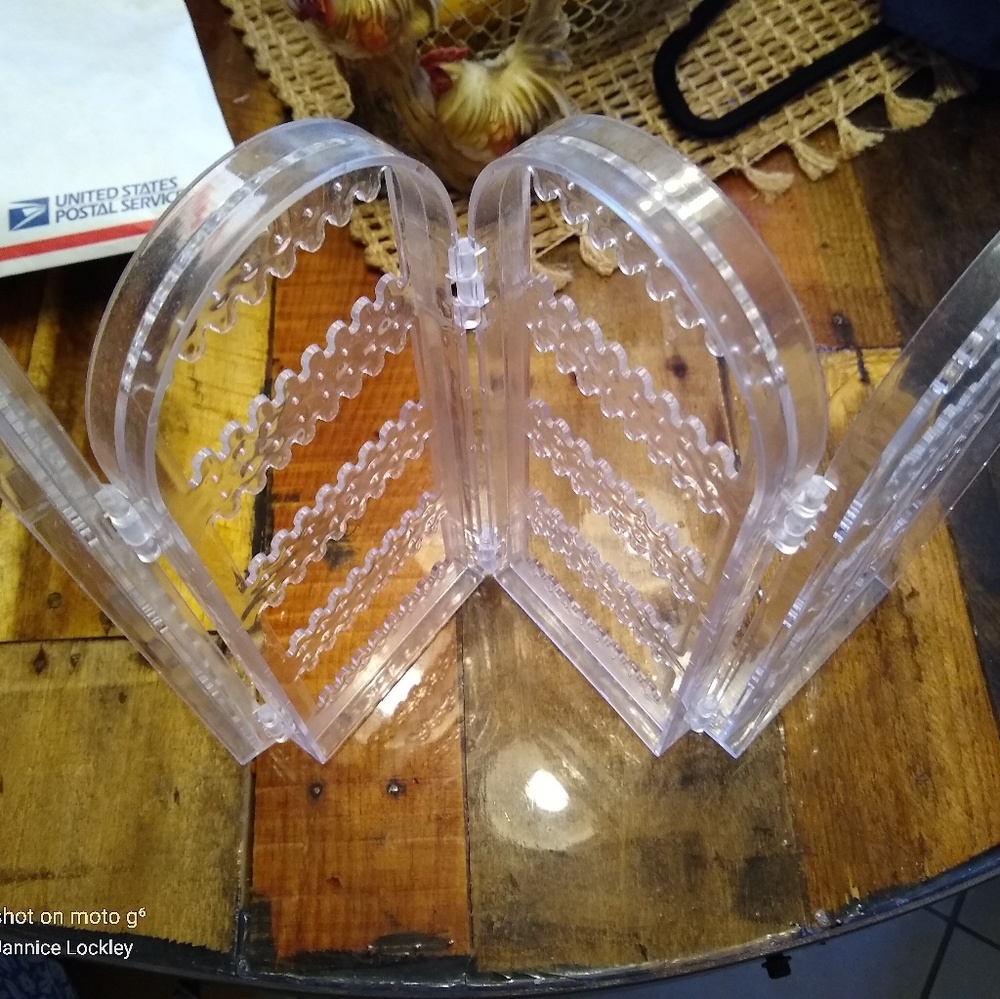 Acrylic Stand up earring stand. 4 panels long.#007